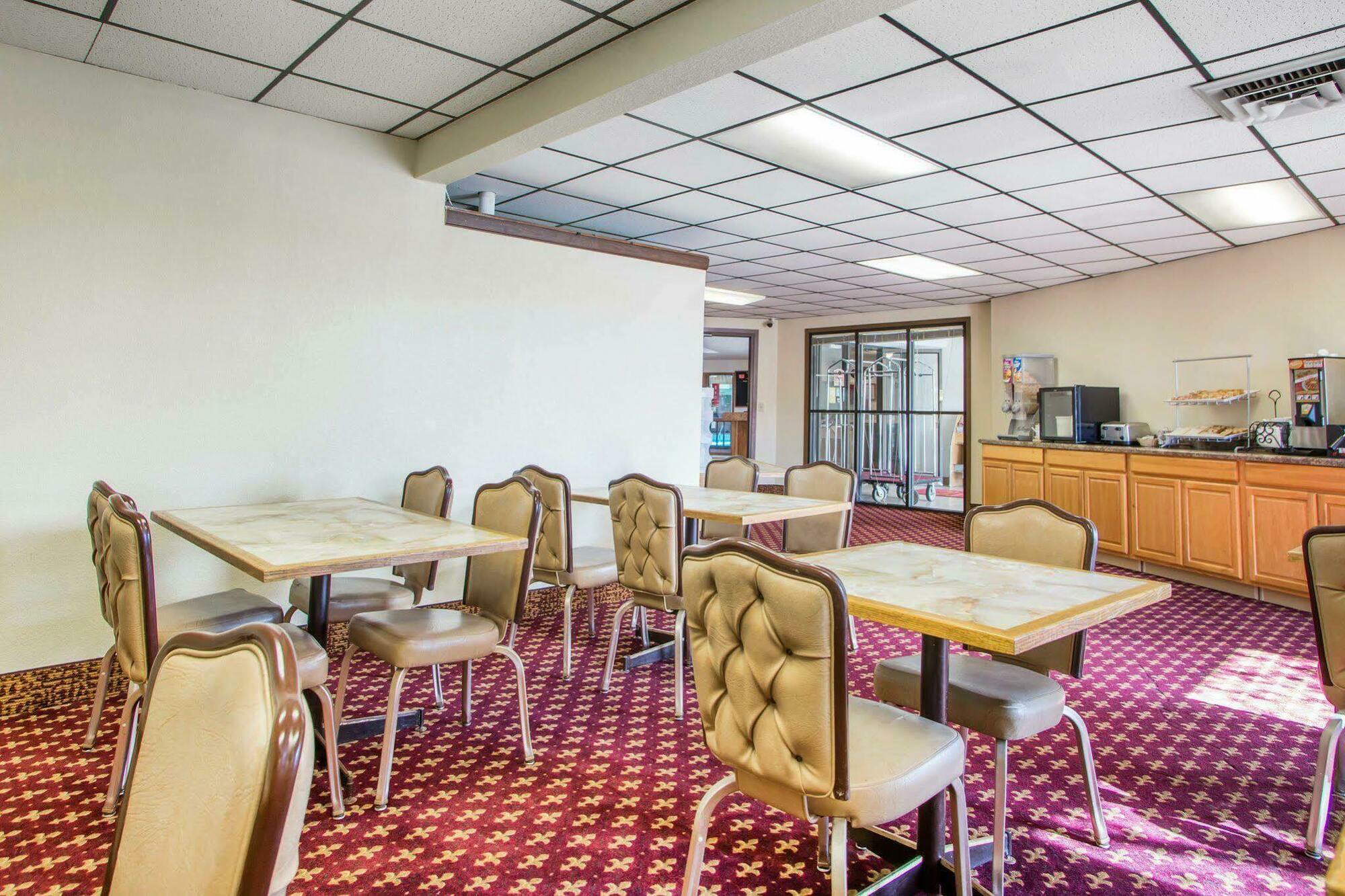 University Inn & Suites Stevens Point Eksteriør bilde