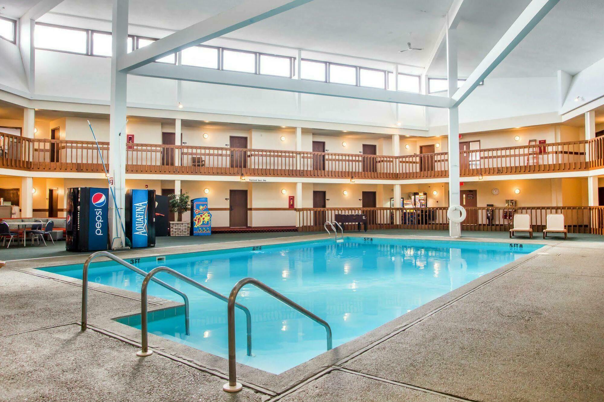 University Inn & Suites Stevens Point Eksteriør bilde
