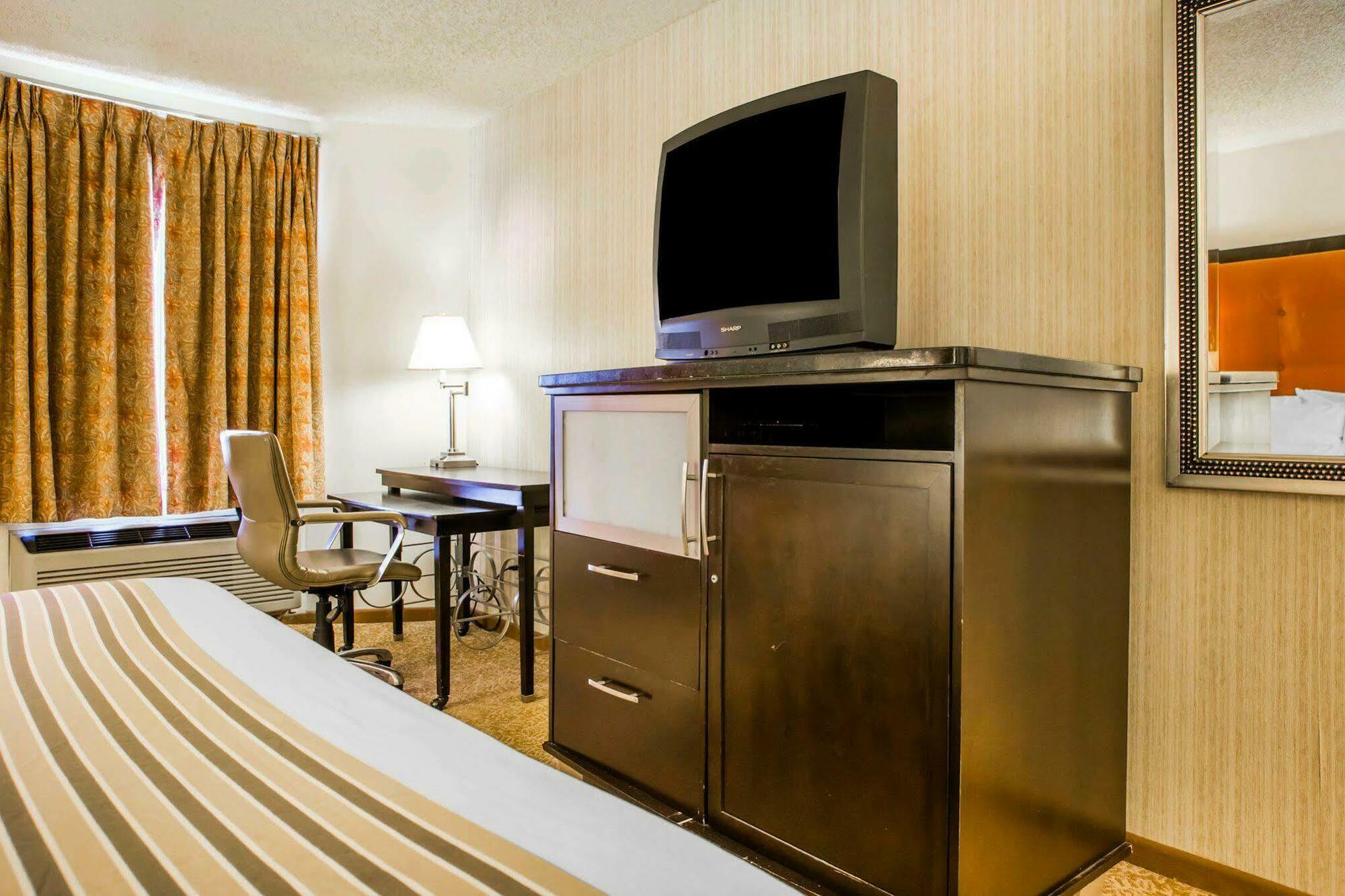 University Inn & Suites Stevens Point Eksteriør bilde