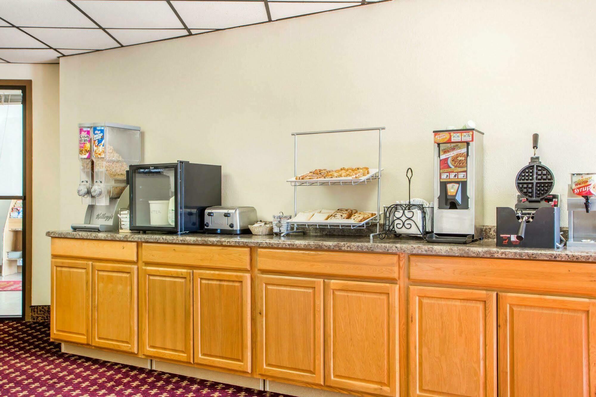 University Inn & Suites Stevens Point Eksteriør bilde